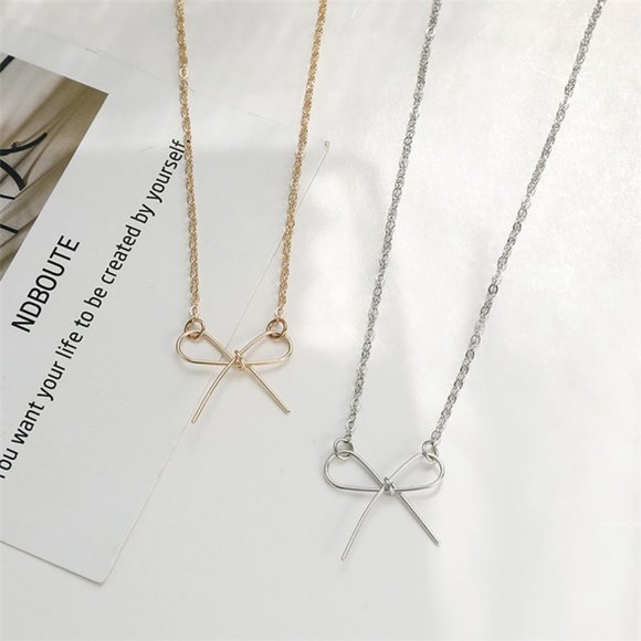 ♠️ NWT Minimalist Chic Gold Plated Bow Necklace - Picture 2 of 4